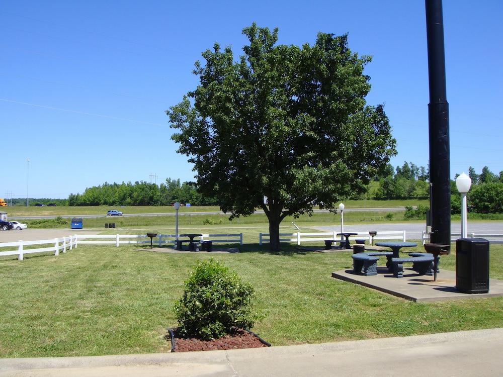 Days Inn By Wyndham Calvert City - Paducah East Zewnętrze zdjęcie