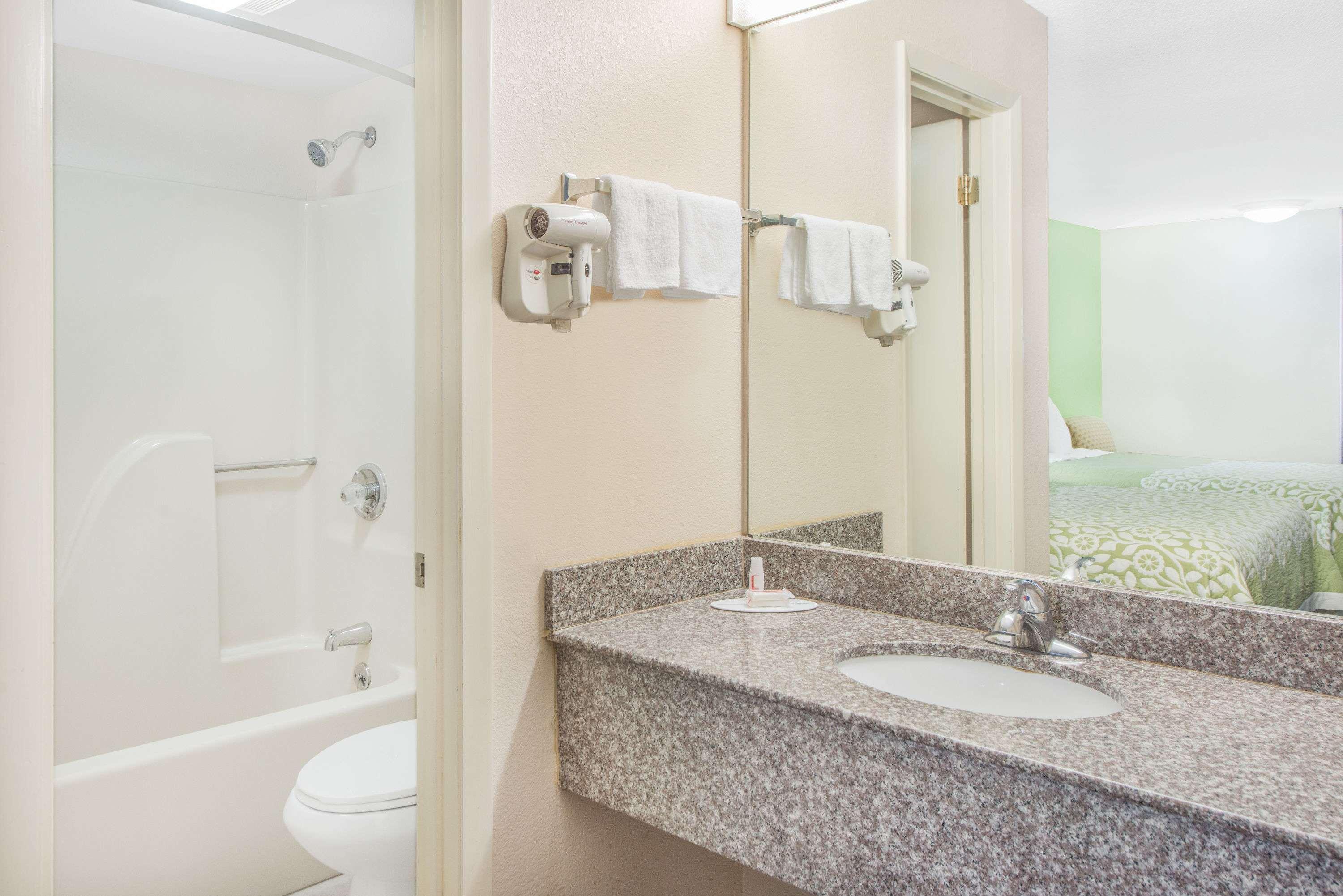 Days Inn By Wyndham Calvert City - Paducah East Zewnętrze zdjęcie